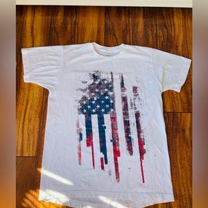 Apt 9 modern American Flag T-Shirt. Mens medium.